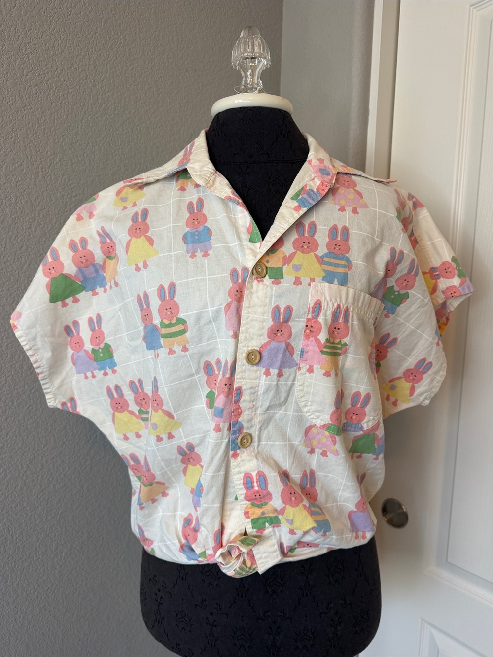 Ocean Front Walkers Casual Tie-Front Bunny Print Button-Down Shirt Size Small